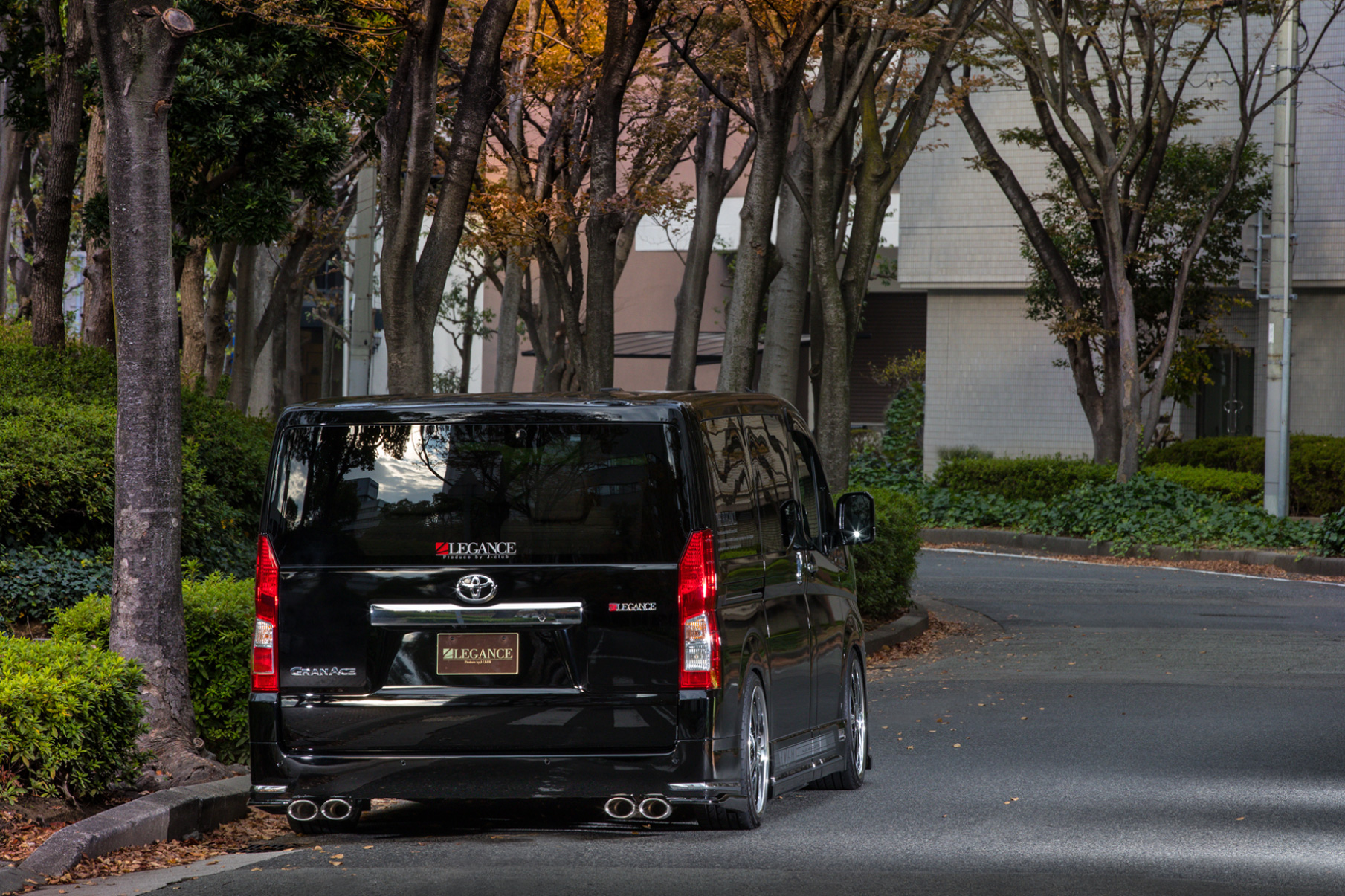 front under half spoiler グランエース 用　フロントアンダーハーフスポイラー